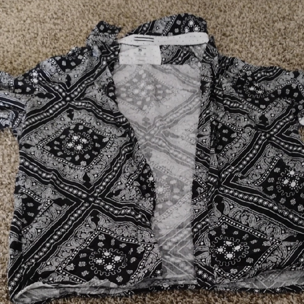 Black and White Geometric Casual Button Down Shirt